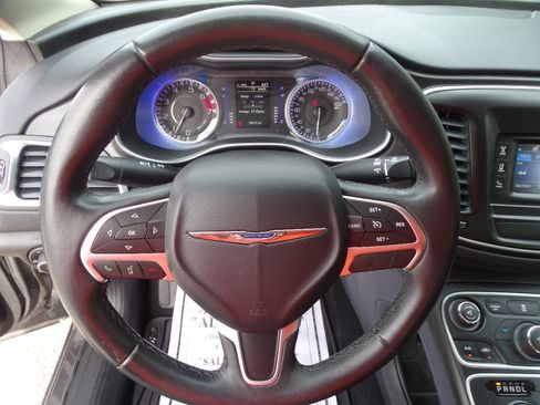 Used 2016 Chrysler 200 Limited Sedan FWD image 14
