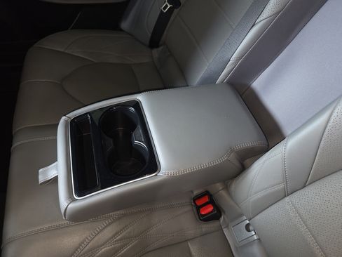 Used 2022 Toyota Avalon Limited w/ Advanced Safety Package FWD image 29