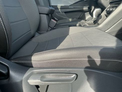 Used 2024 Volkswagen Taos SE w/ Panoramic Sunroof Package image 17