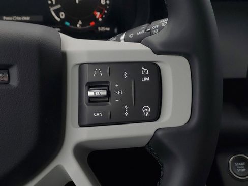 Used 2025 Land Rover Defender 130 X-Dynamic SE image 22