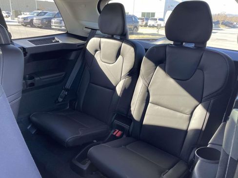 New 2026 Volvo XC90 T8 Ultra image 3