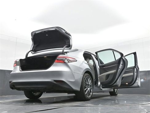 Used 2023 Toyota Camry XLE image 54