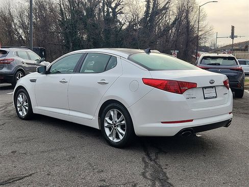 Used 2011 Kia Optima EX w/ Premium Pkg image 4