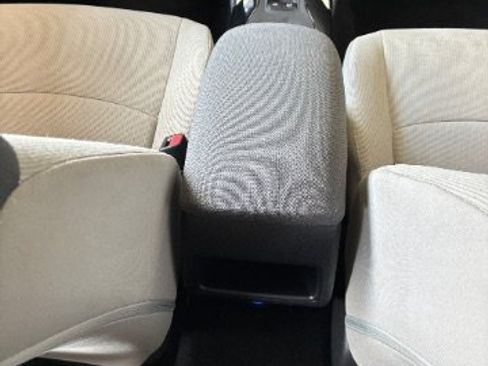 Used 2022 Toyota Corolla LE FWD image 27