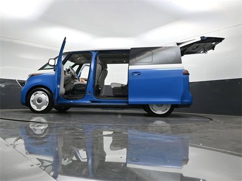 Used 2025 Volkswagen ID. Buzz 1st Edition image 45