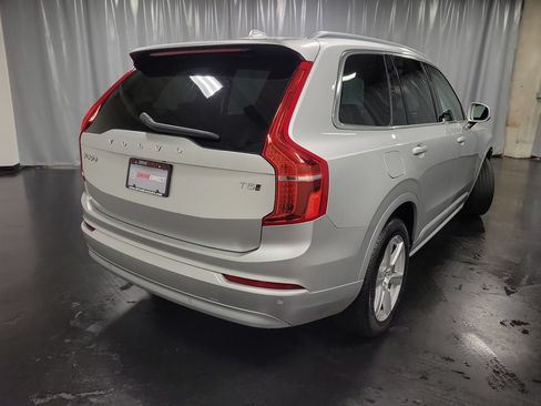 Used 2022 Volvo XC90 T5 Momentum AWD/4WD image 8