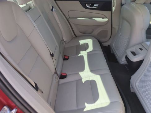 Used 2020 Volvo S60 T6 Momentum image 21