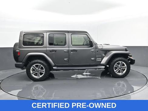 Used 2019 Jeep Wrangler Unlimited Sahara w/ Cold Weather Group AWD/4WD image 4