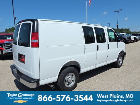 New 2026 Chevrolet Express 3500 w/ Driver Convenience Package RWD image 8