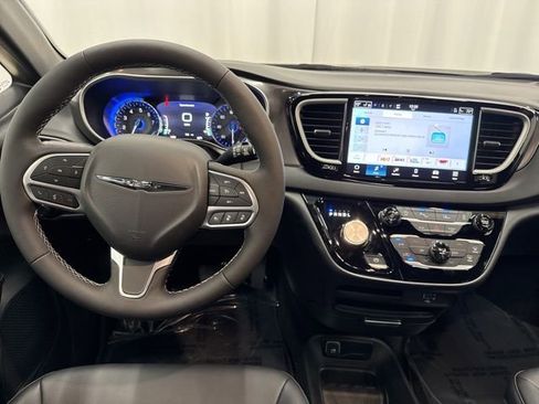 New 2026 Chrysler Voyager LX image 9