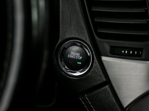 Used 2020 GMC Yukon Denali image 32