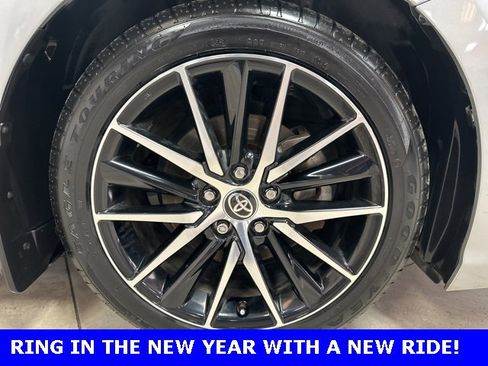 Used 2022 Toyota Camry SE image 5