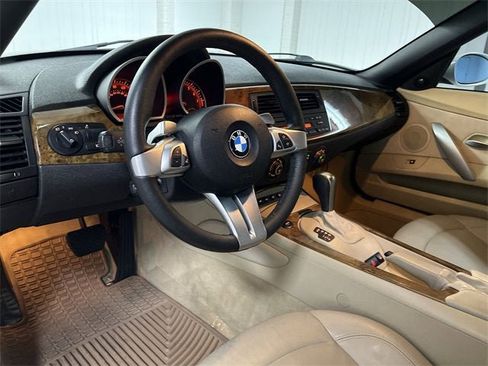 Used 2007 BMW Z4 3.0si image 10