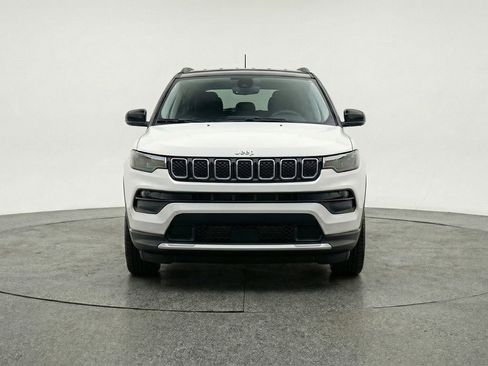 Used 2025 Jeep Compass Limited image 2