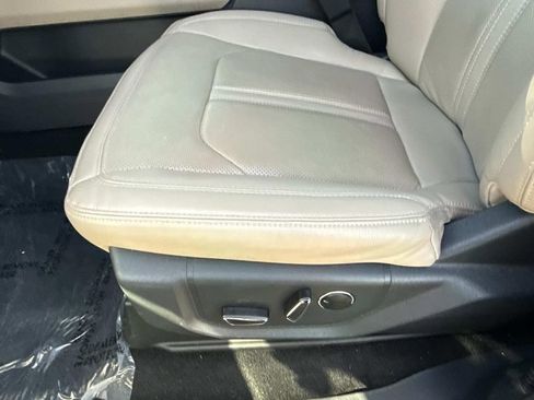 Used 2024 Ford Expedition Max Limited RWD image 18