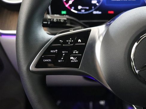 Used 2025 Mercedes-Benz GLC 350e 4MATIC w/ Advanced USB Package image 4