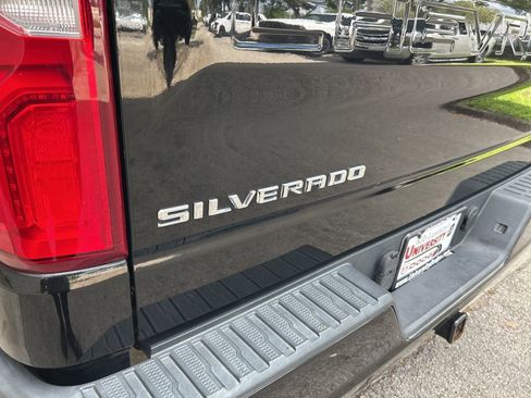 Used 2019 Chevrolet Silverado 1500 Custom image 16