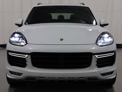 Used 2018 Porsche Cayenne GTS image 14