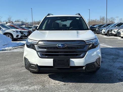 Used 2025 Subaru Forester Premium image 8