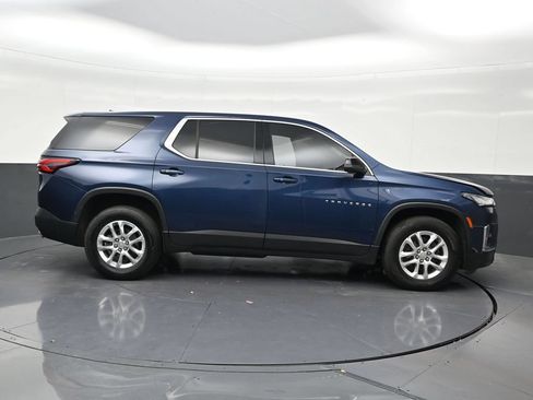 Used 2023 Chevrolet Traverse LS FWD image 7