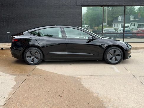 Used 2022 Tesla Model 3 Long Range AWD/4WD image 9