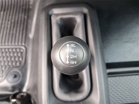 Used 2024 RAM 2500 Tradesman w/ Chrome Appearance Group image 24