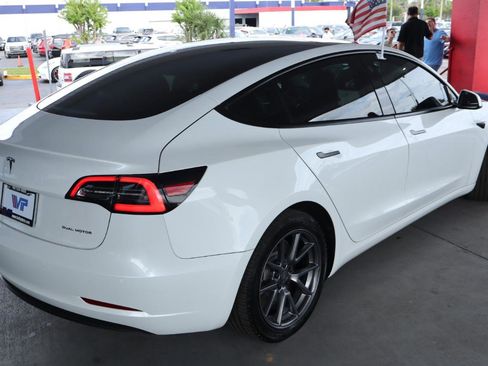 Used 2022 Tesla Model 3 Long Range AWD/4WD image 5