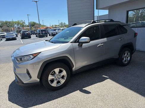 Used 2021 Toyota RAV4 XLE image 3