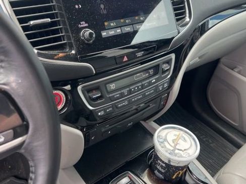 Used 2019 Honda Pilot Touring image 15