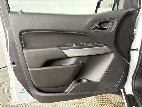 Used 2020 Chevrolet Colorado LT w/ Colorado RST Special Edition image 10