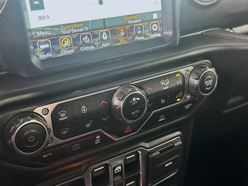 Used 2023 Jeep Wrangler Sahara w/ Cold Weather Group image 23