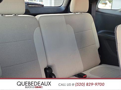 Used 2022 Chevrolet Traverse LS image 22