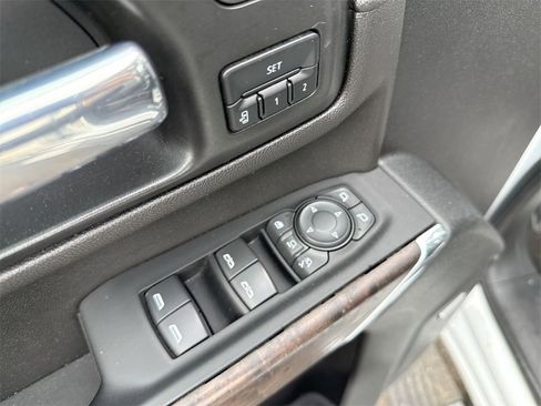 Used 2022 GMC Sierra 3500 Denali image 13