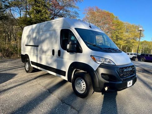 Used 2025 RAM ProMaster 3500 w/ Convenience Group FWD image 4