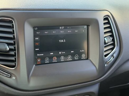 Used 2018 Jeep Compass Latitude w/ Popular Equipment Group AWD/4WD image 23