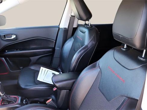 Used 2019 Jeep Compass Trailhawk w/ Cold Weather Group image 11