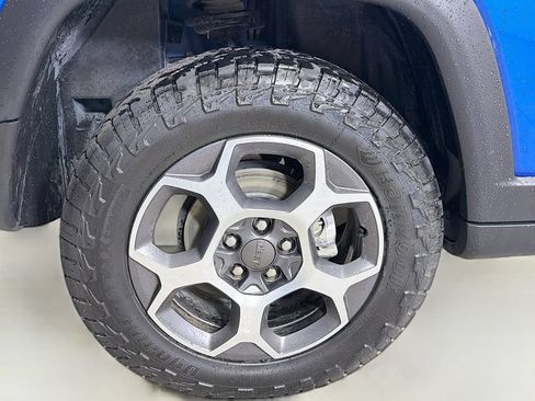Used 2022 Jeep Compass Trailhawk w/ Trailhawk Convenience Group AWD/4WD image 27