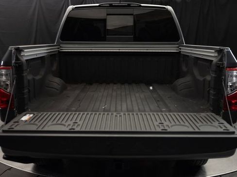 Used 2024 Nissan Titan SV w/ SV Convenience Package image 11