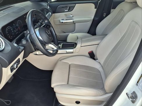Used 2025 Mercedes-Benz GLB 250 w/ Exclusive Package image 14
