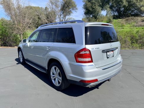 Used 2011 Mercedes-Benz GL 450 4MATIC image 8