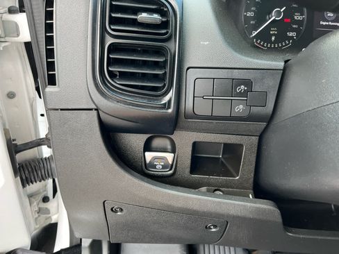 Used 2023 RAM ProMaster 2500 FWD image 12