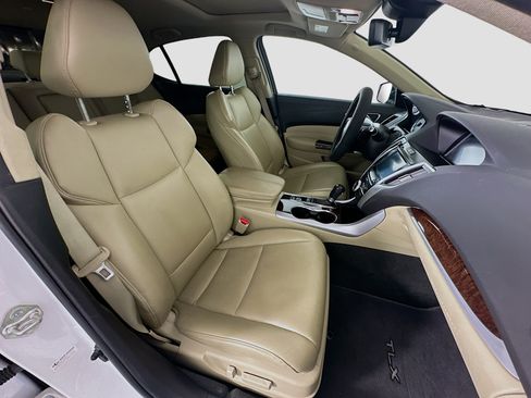 Used 2018 Acura TLX FWD image 30