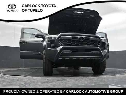 Used 2025 Toyota Tacoma TRD Sport AWD/4WD image 48
