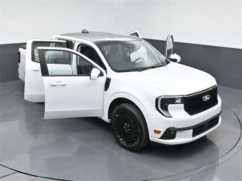 Used 2025 Ford Maverick Lobo image 56