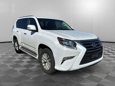Used 2018 Lexus GX 460 Premium w/ Premium Package image 3