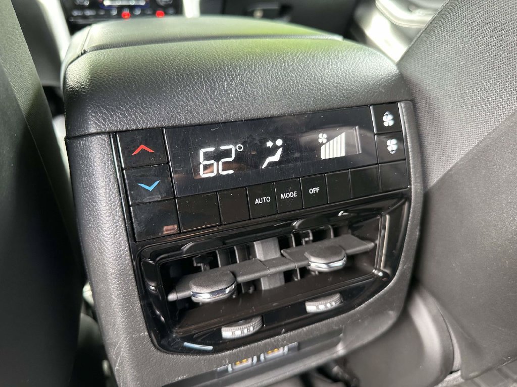 Used 2025 Jeep Grand Cherokee L Laredo AWD/4WD image 11