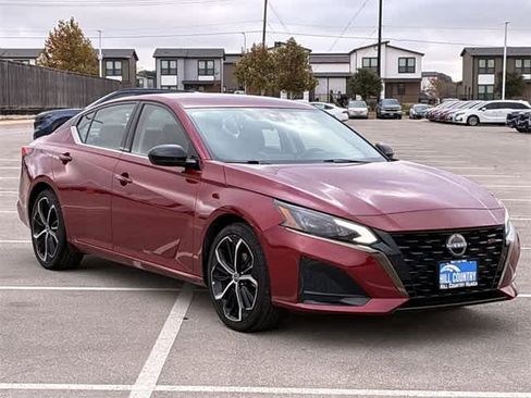 Used 2023 Nissan Altima 2.5 SR image 8