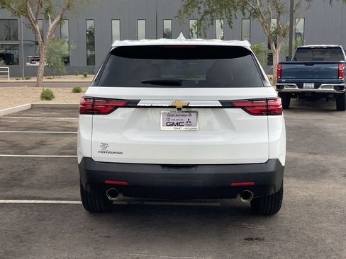 Used 2022 Chevrolet Traverse LS FWD image 5