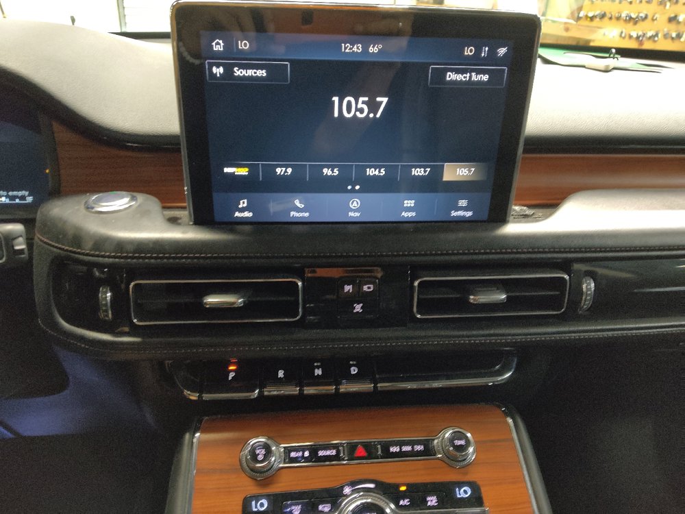 Used 2020 Lincoln Aviator Reserve w/ Elements Package Plus RWD image 25