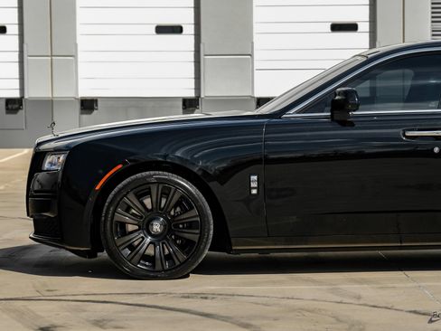 Used 2022 Rolls-Royce Ghost image 6